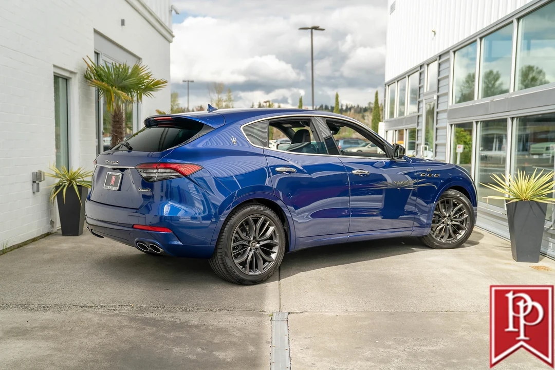 2024 Maserati Levante - Image 8 of 21