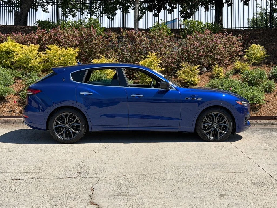 2024 Maserati Levante - Image 2 of 21