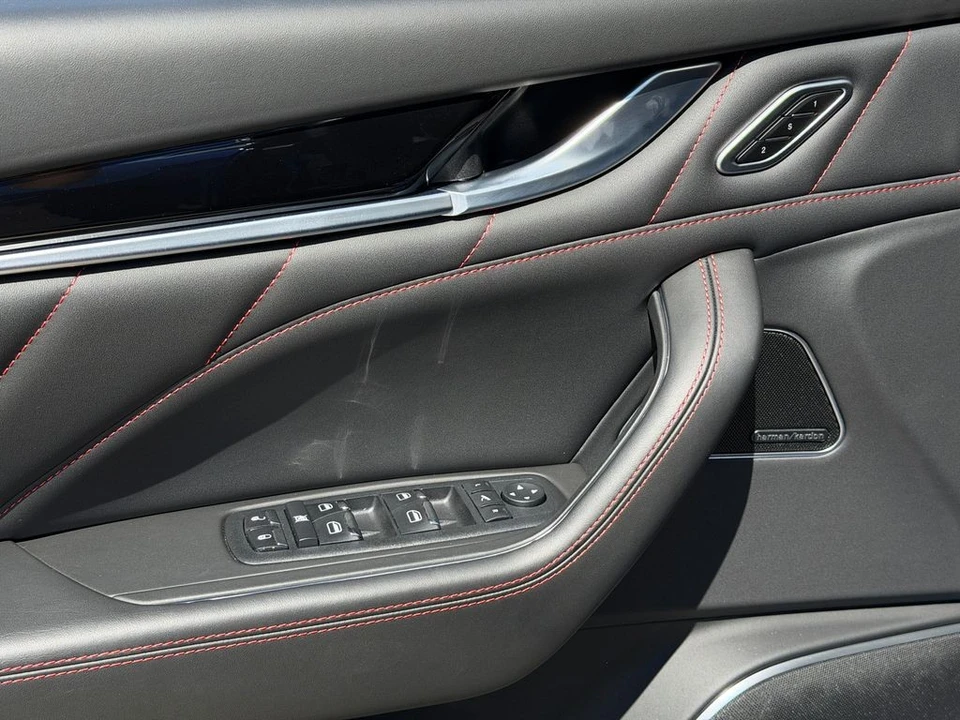 2024 Maserati Levante - Image 14 of 21