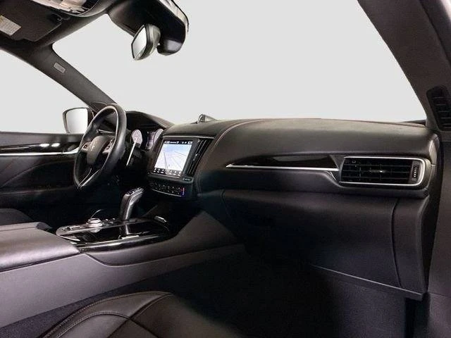 2024 Maserati Levante - Image 15 of 20