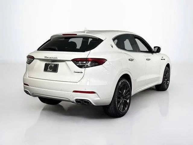 2024 Maserati Levante - Image 5 of 20