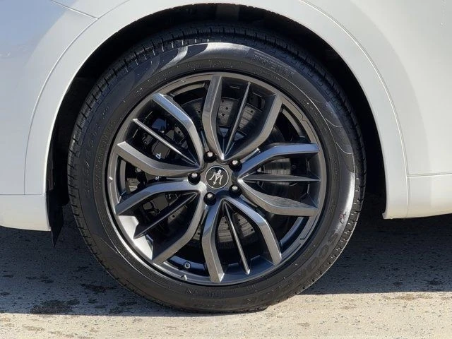 2024 Maserati Levante - Image 13 of 21