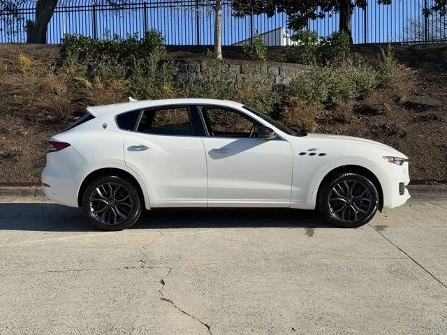 2024 Maserati Levante - Image 3 of 21