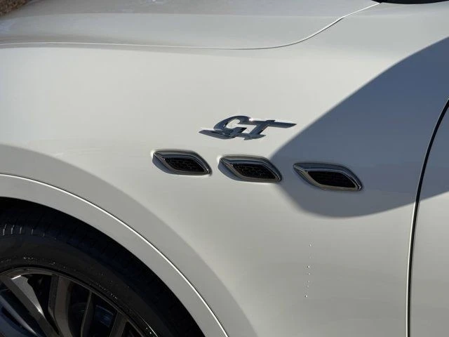 2024 Maserati Levante - Image 15 of 21