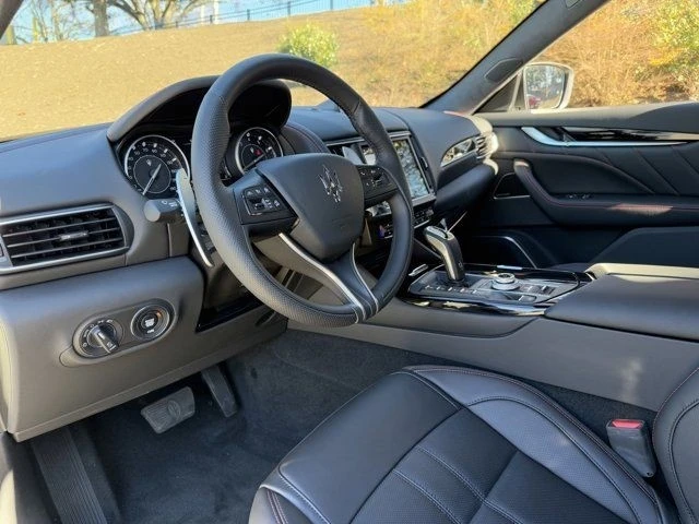 2024 Maserati Levante - Image 17 of 21