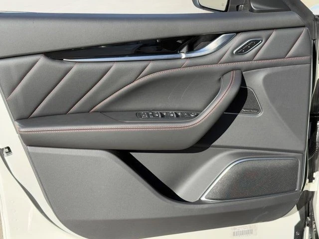 2024 Maserati Levante - Image 16 of 21