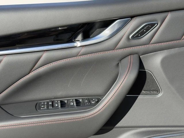 2024 Maserati Levante - Image 17 of 21