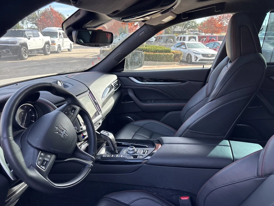 2024 Maserati Levante Modena - Image 4 of 8