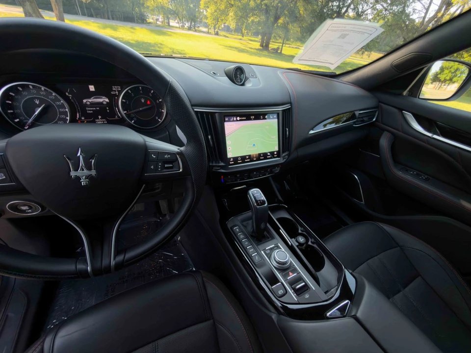 2024 Maserati Levante Modena - Image 12 of 31