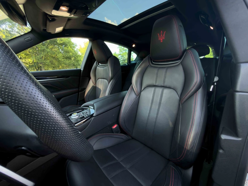 2024 Maserati Levante Modena - Image 10 of 31