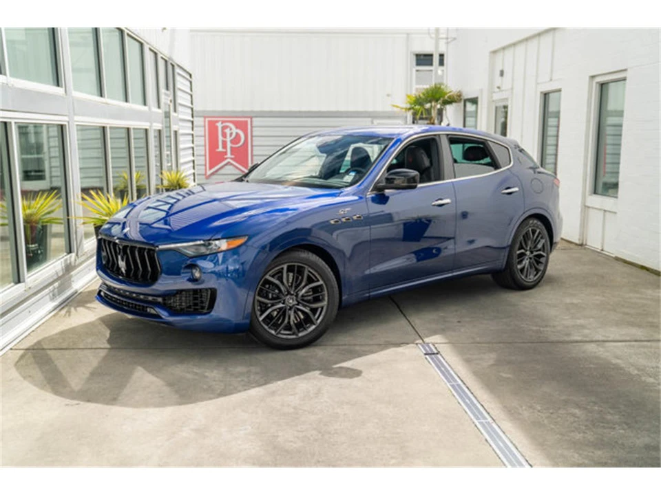 2024 Maserati Levante - Image 2 of 12