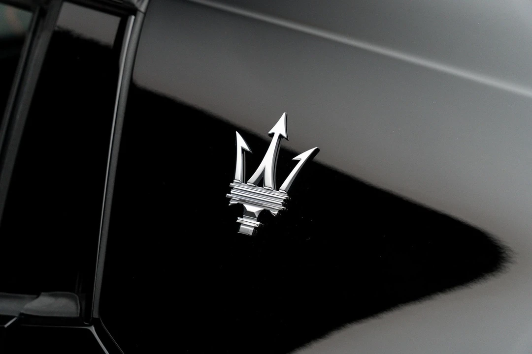 2024 Maserati MC20 - Image 16 of 31