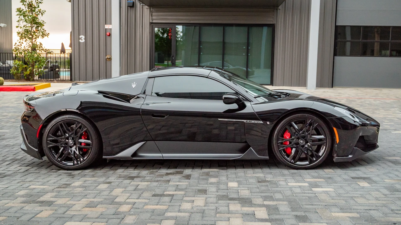2024 Maserati MC20 Cielo - Image 11 of 31