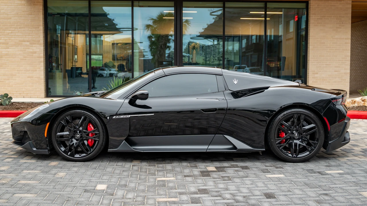2024 Maserati MC20 Cielo - Image 15 of 31