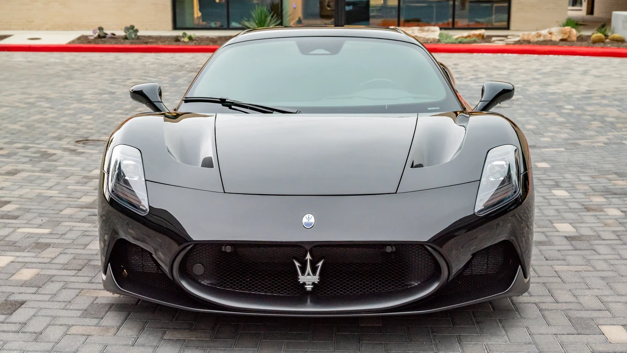 2024 Maserati MC20 Cielo - Image 9 of 31