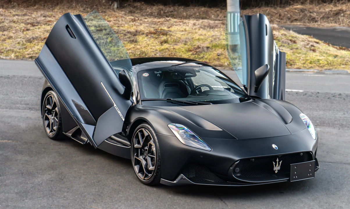 2024 Maserati MC20 - Image 15 of 31