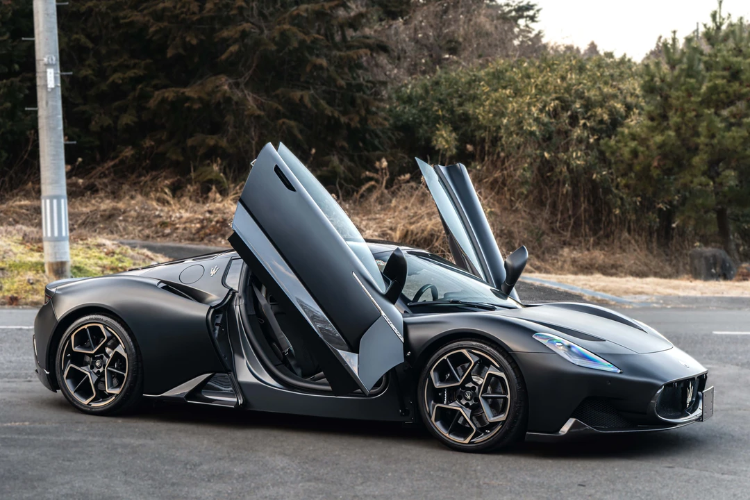 2024 Maserati MC20 - Image 25 of 31