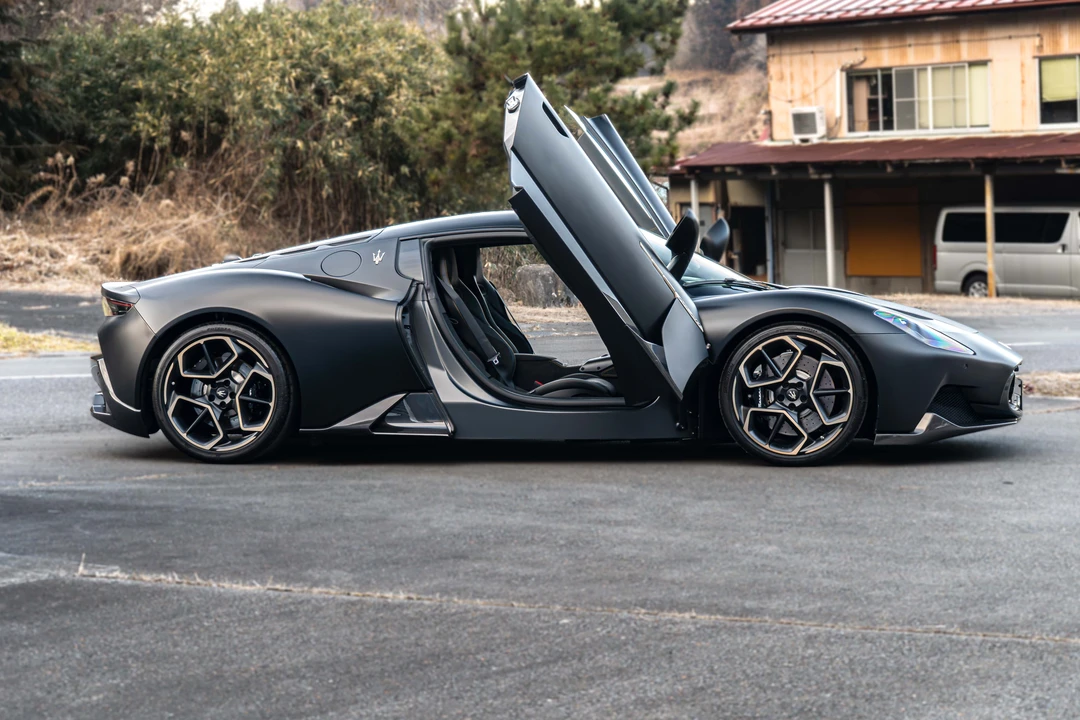 2024 Maserati MC20 - Image 27 of 31