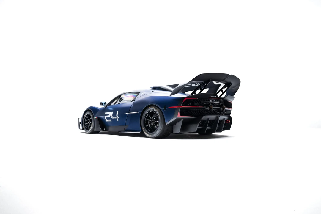 2024 Maserati MC20 - Image 16 of 31
