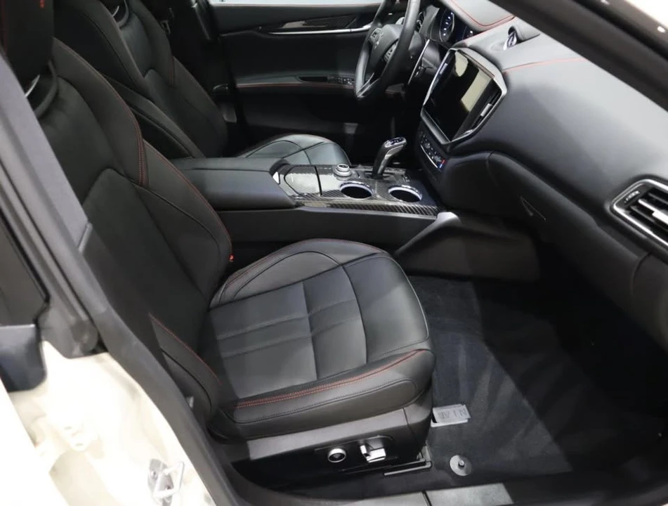 2024 Maserati Ghibli 3rd Gen - Image 16 of 20