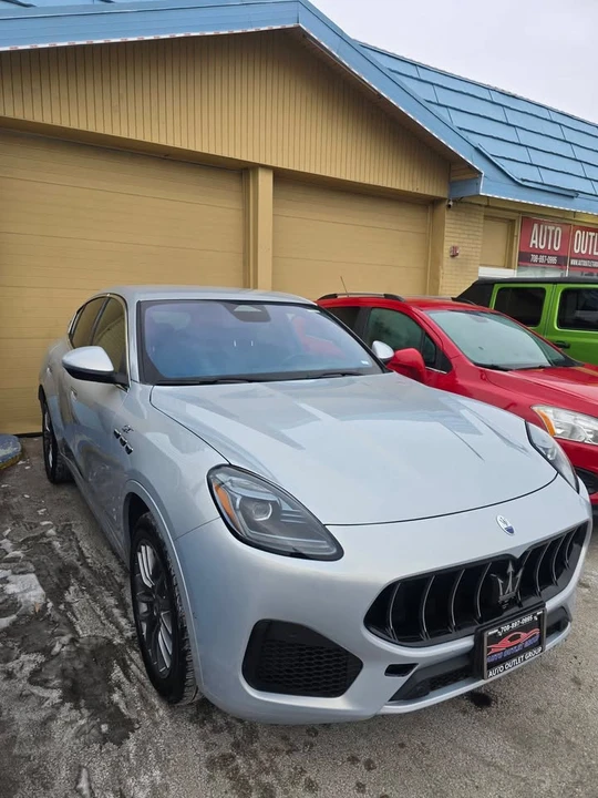 2024 Maserati Grecale - Image 2 of 3