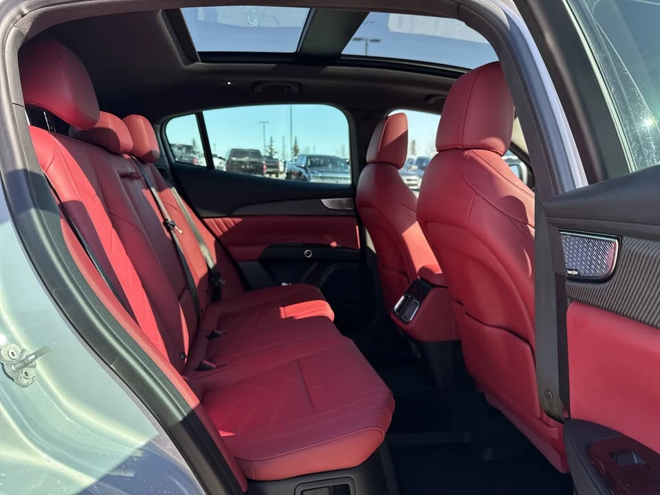 2024 Maserati Grecale - Image 14 of 20