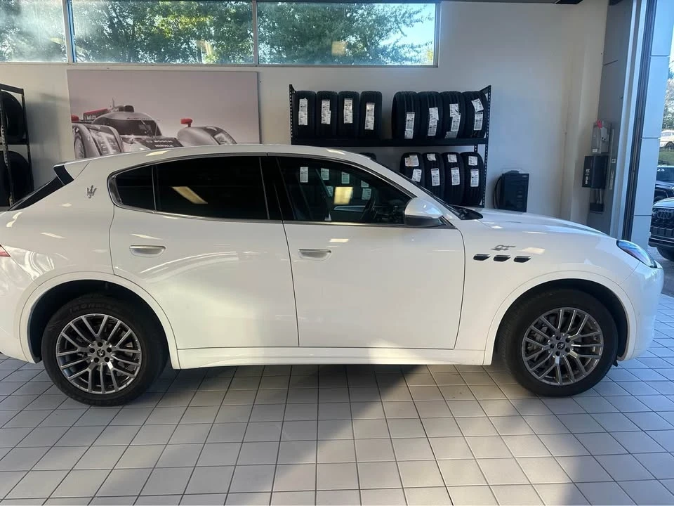 2024 Maserati Grecale - Image 2 of 4
