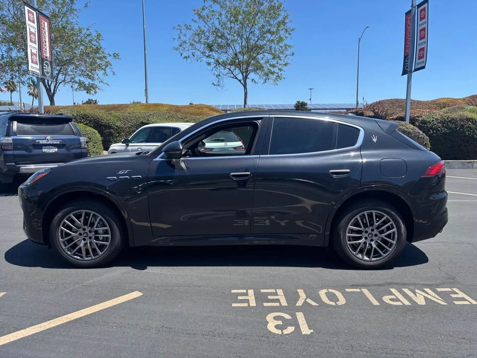 2024 Maserati Grecale - Image 2 of 4