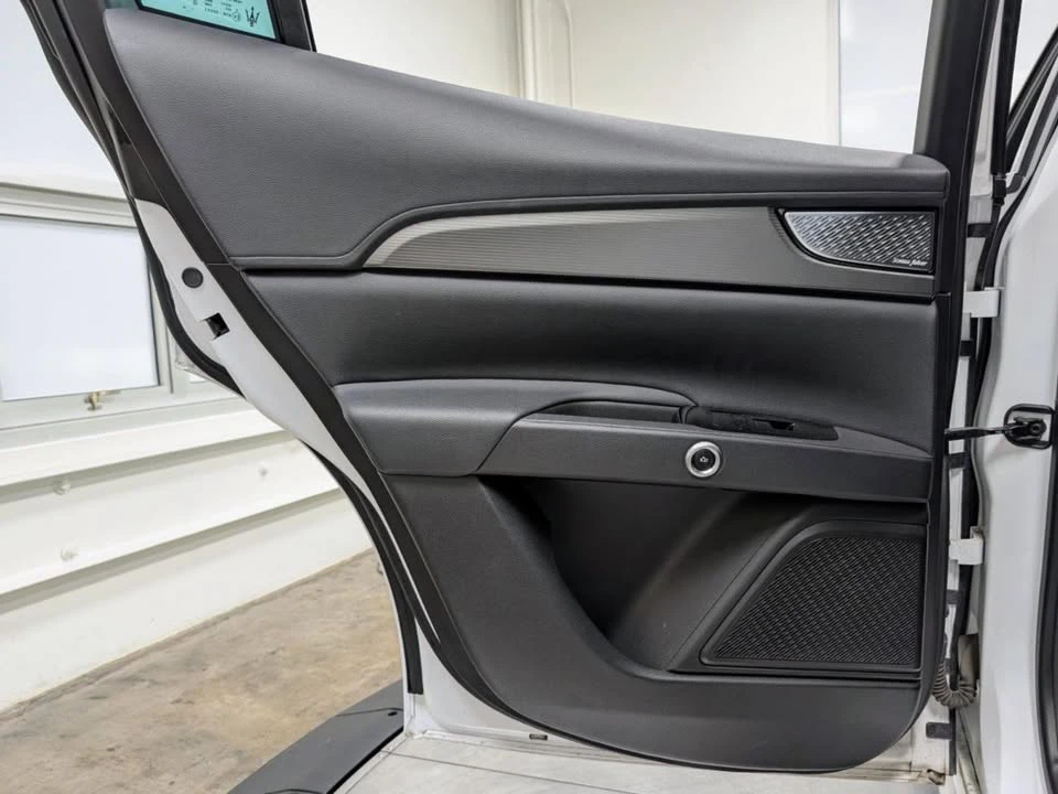 2024 Maserati Grecale - Image 16 of 20