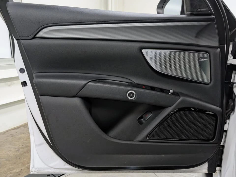2024 Maserati Grecale - Image 13 of 20