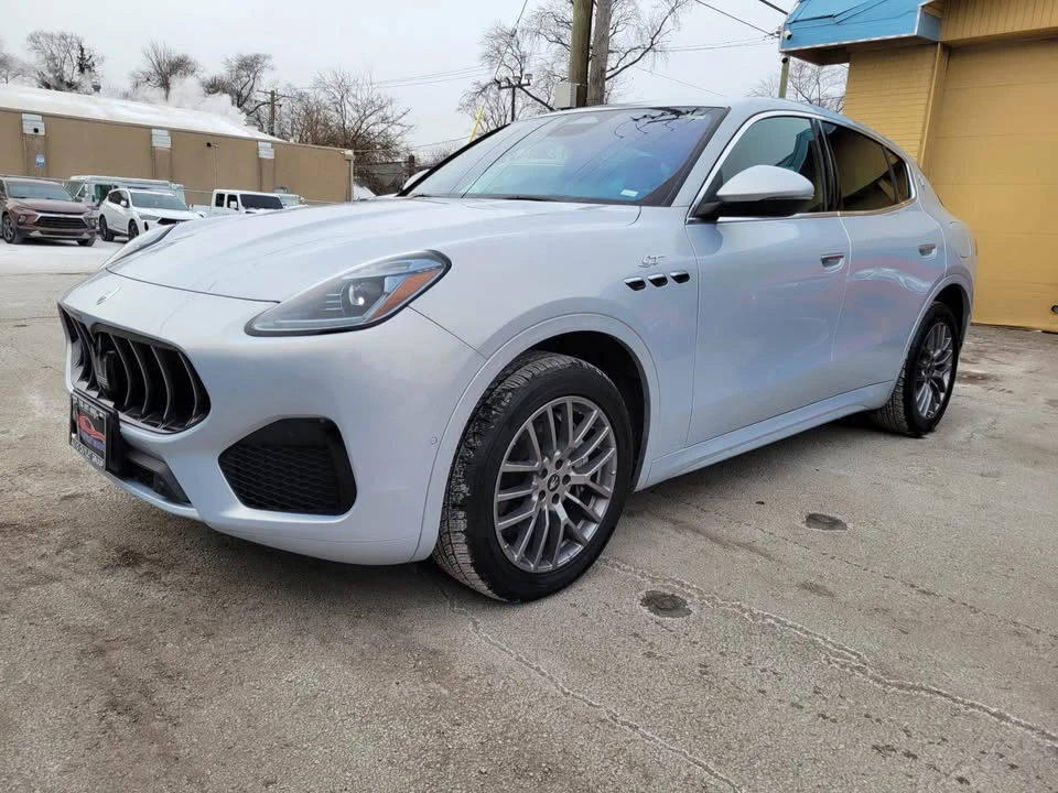 2024 Maserati Grecale - Image 2 of 11