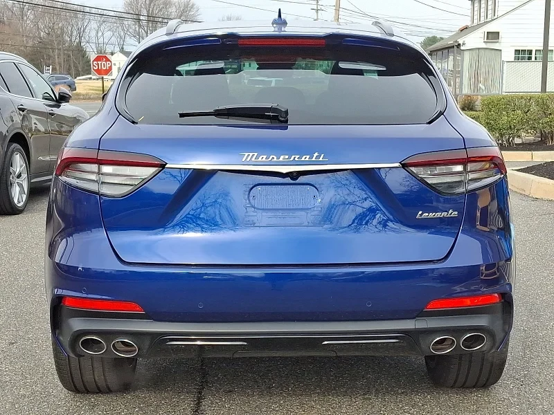 2024 Maserati Levante - Image 4 of 12