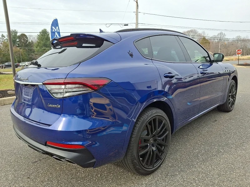 2024 Maserati Levante - Image 3 of 12