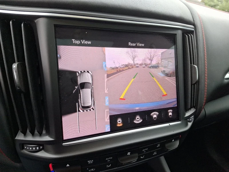 2024 Maserati Levante - Image 11 of 12