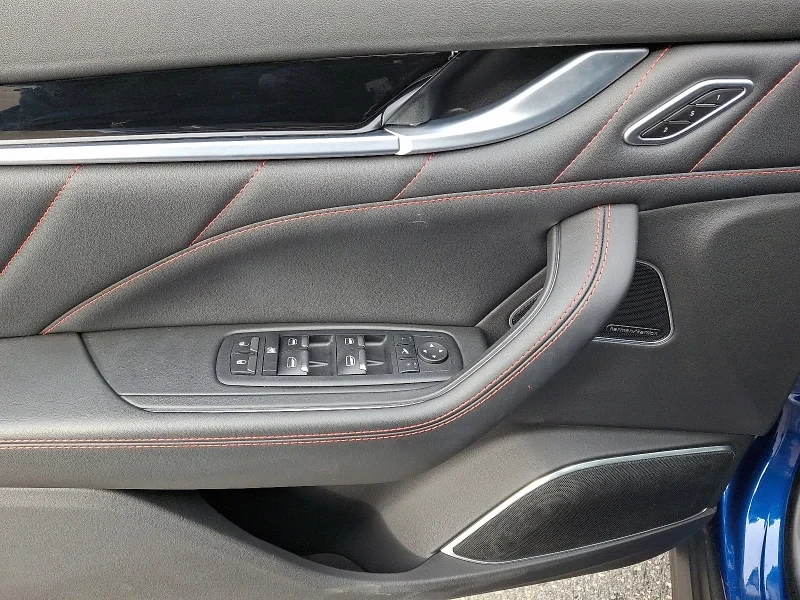 2024 Maserati Levante - Image 10 of 12