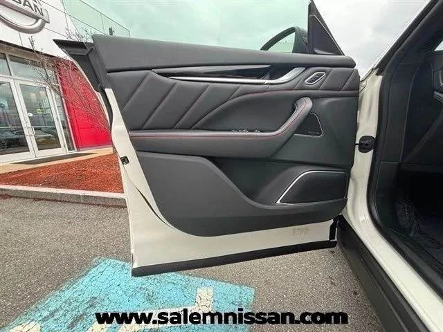 2024 Maserati Levante - Image 12 of 20
