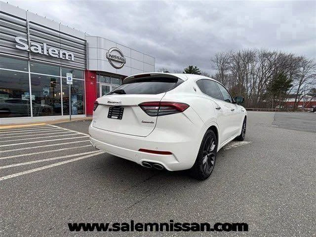 2024 Maserati Levante - Image 18 of 20