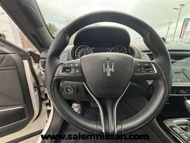 2024 Maserati Levante - Image 8 of 20