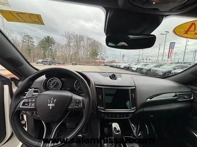 2024 Maserati Levante - Image 5 of 20