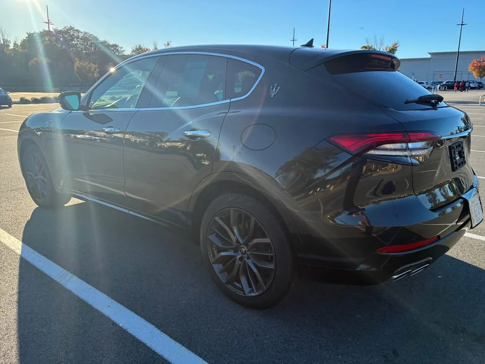 2024 Maserati Levante - Image 4 of 7