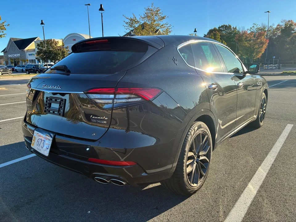2024 Maserati Levante - Image 3 of 7