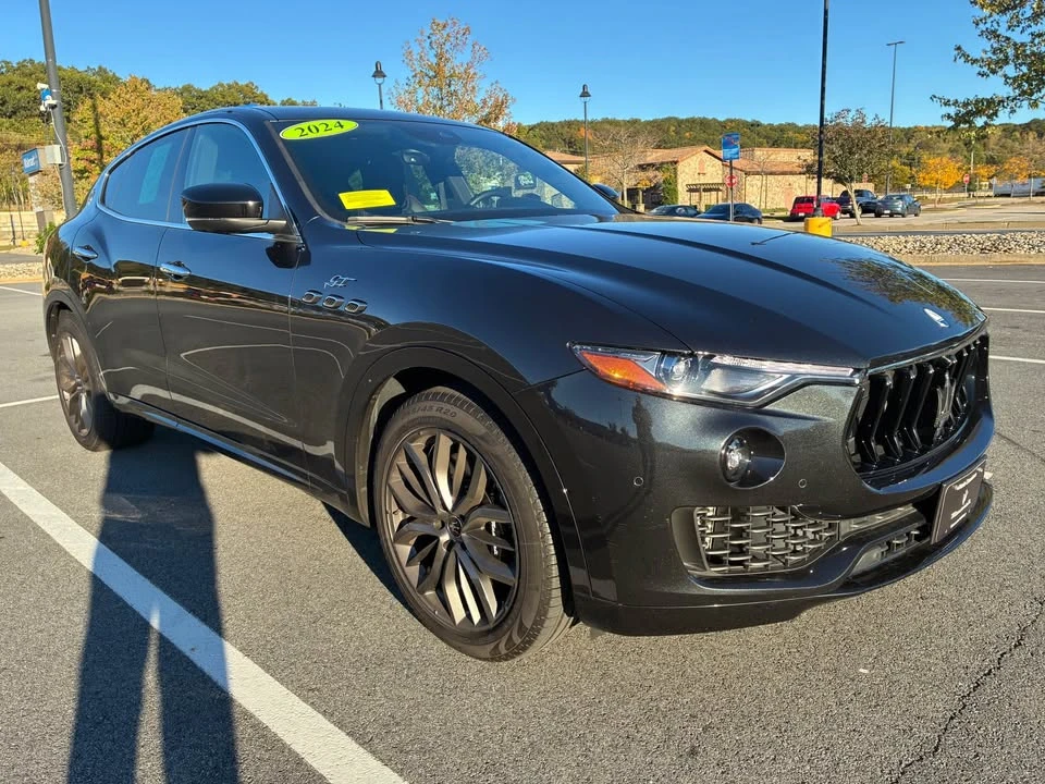 2024 Maserati Levante - Image 2 of 7