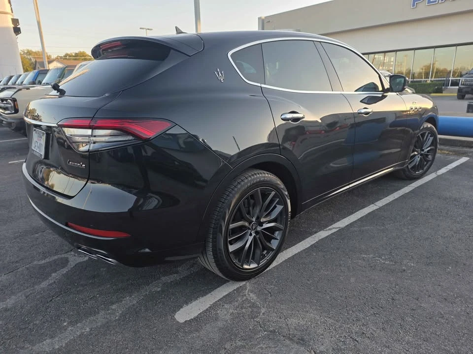 2024 Maserati Levante - Image 4 of 6