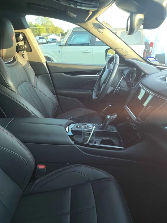 2024 Maserati Levante - Image 6 of 6