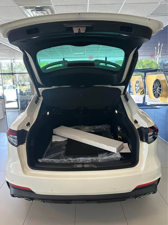 2024 Maserati Levante Modena - Image 8 of 11