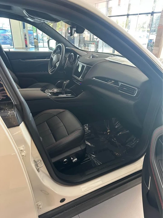 2024 Maserati Levante Modena - Image 5 of 11