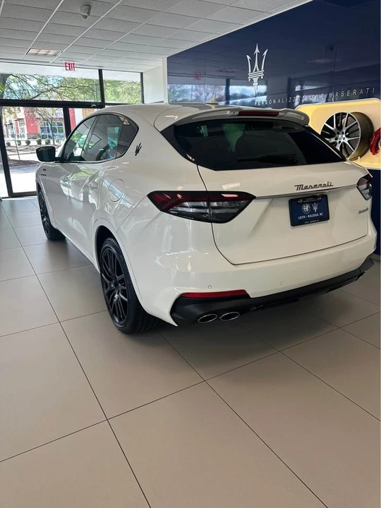 2024 Maserati Levante Modena - Image 4 of 11