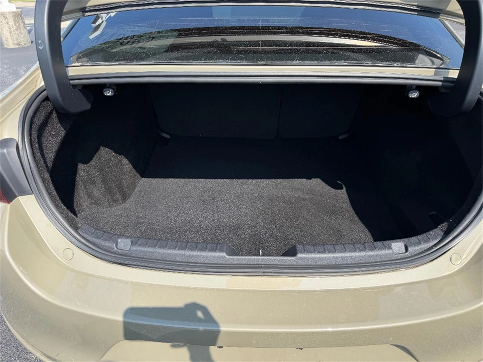 2024 Mazda Mazda 3 4th Gen - Image 13 of 31