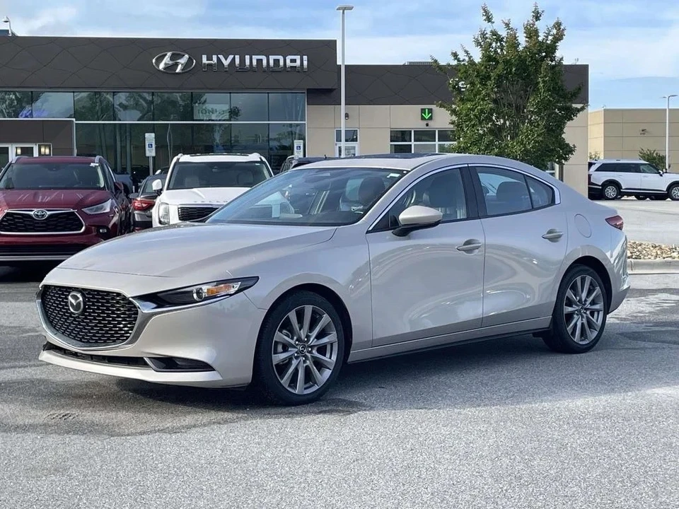 2024 Mazda Mazda 3 4th Gen - Image 18 of 25