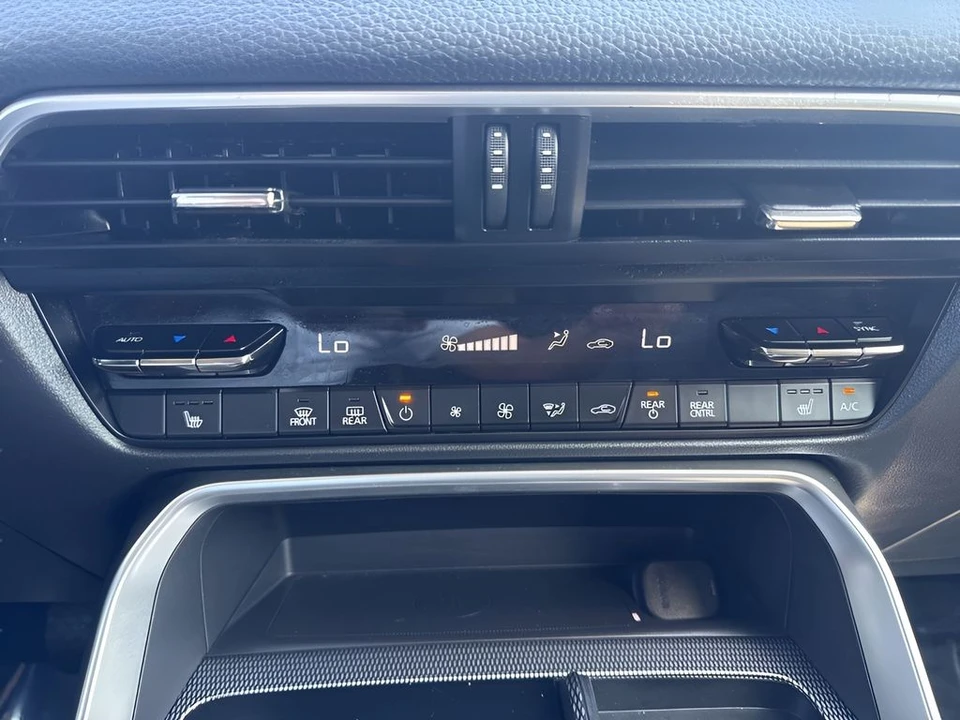 2024 Mazda CX-90 - Image 19 of 31